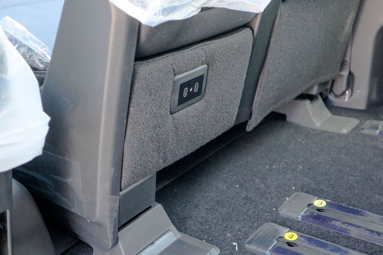 هيونداي ستاريا Hyundai Staria 3.5L 2025 Model (Mid Option, 9-Seater, Black Color) -