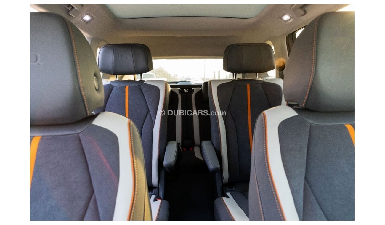 Volkswagen ID.6 2022 Volkswagen ID6 Litepro 20" Fixed Panoramic W/o HUD + 360CAM 6 Seats AT - Gold inside white & bl