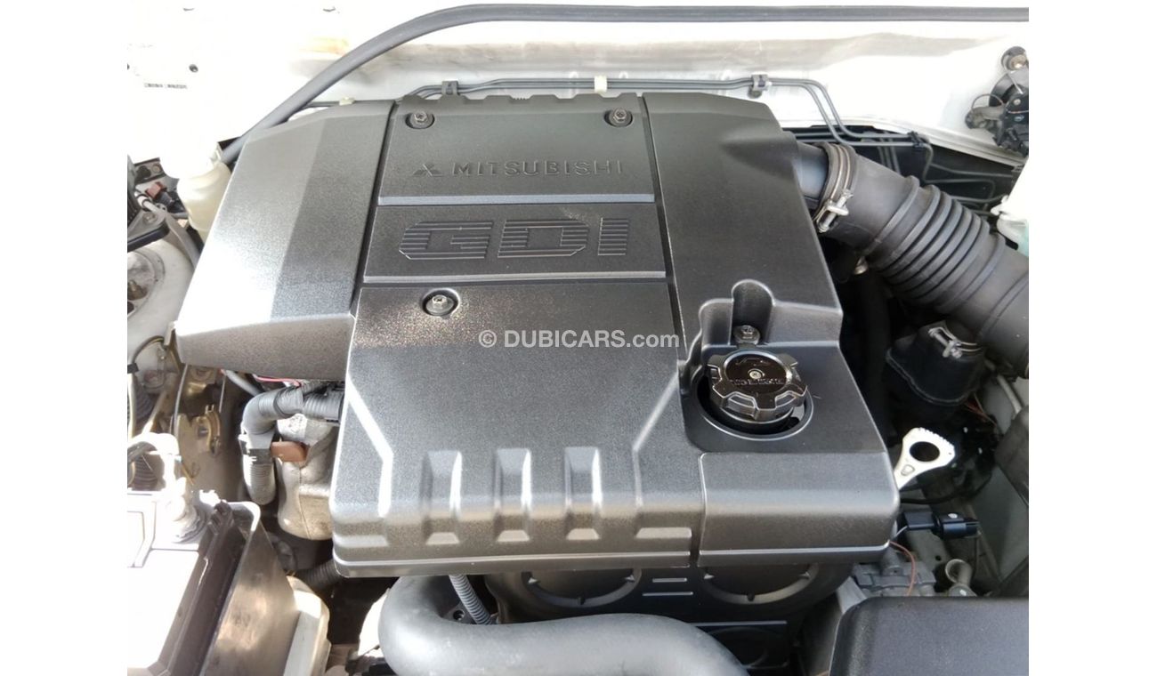 Mitsubishi Pajero MITSUBISHI PAJERO RIGHT HAND DRIVE(PM02873)