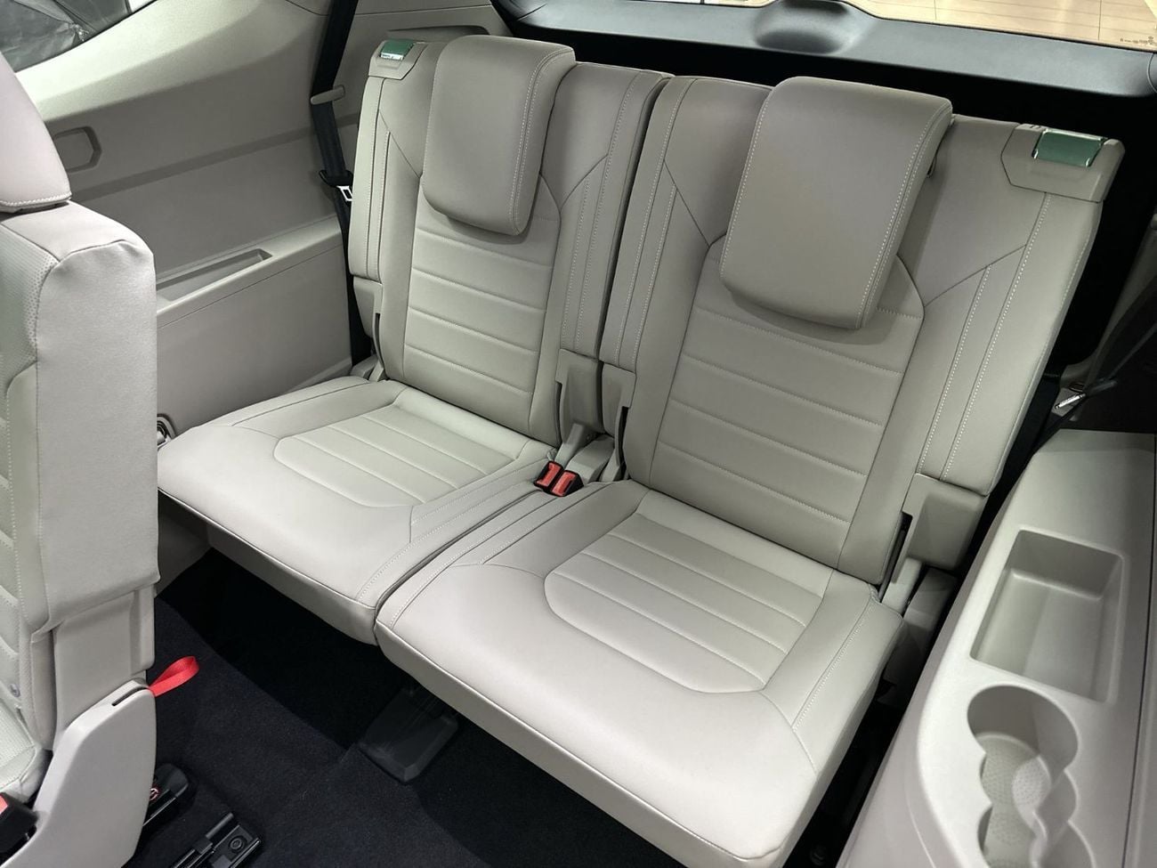 فولكس واجن تيرامونت Comfortline 3.6L Comfortline 2L (Ref#38430) - 29,100 AED SAVINGS from New Car