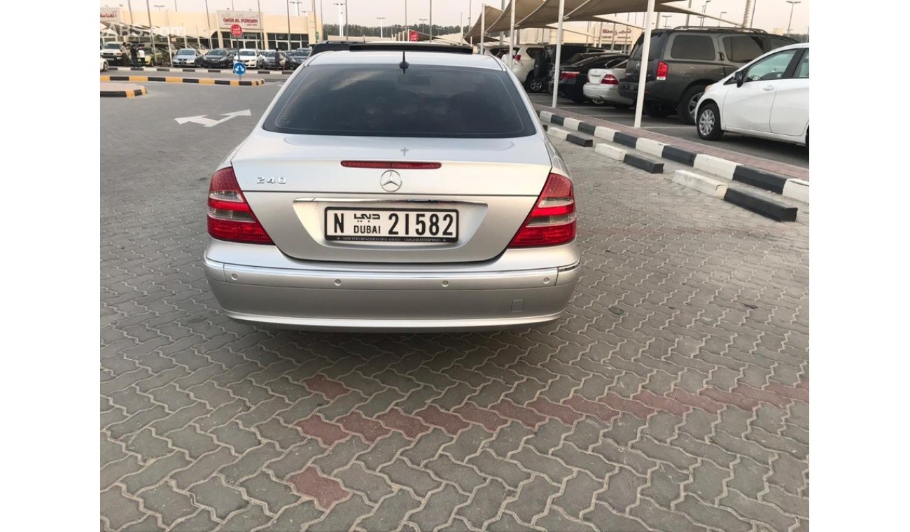 Mercedes-Benz E 240