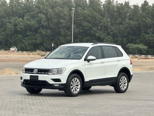 Volkswagen Tiguan Sport 2.0L MODEL 2018 GCC CAR PERFECT CONDITION INSIDE AND OUTSIDE