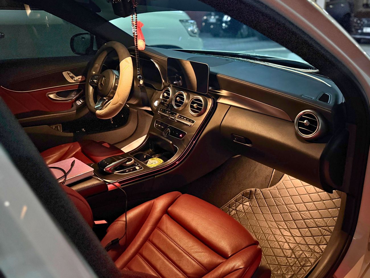 مرسيدس بنز C 200 