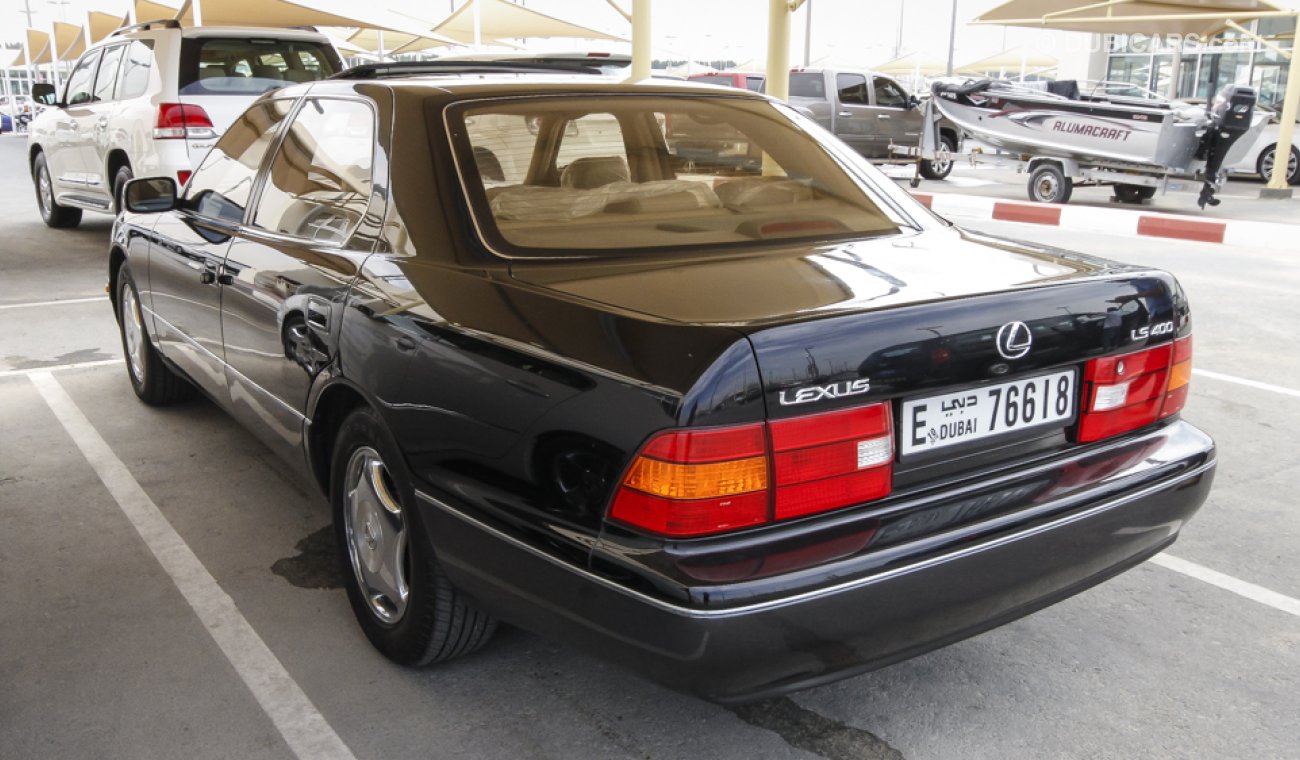 Lexus LS 400