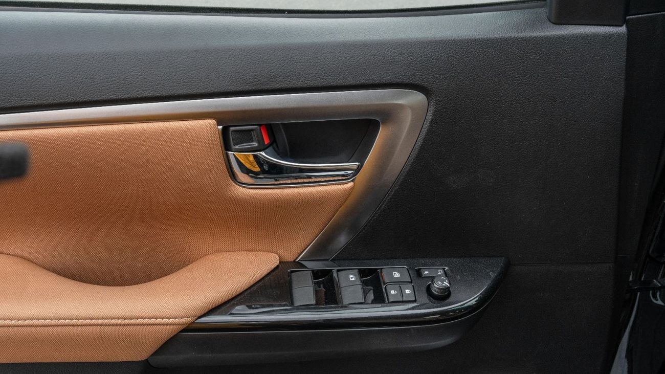 تويوتا فورتونر VXR 2026 Toyota Fortuner VX 4.0L AT Petrol (Black-Tan)