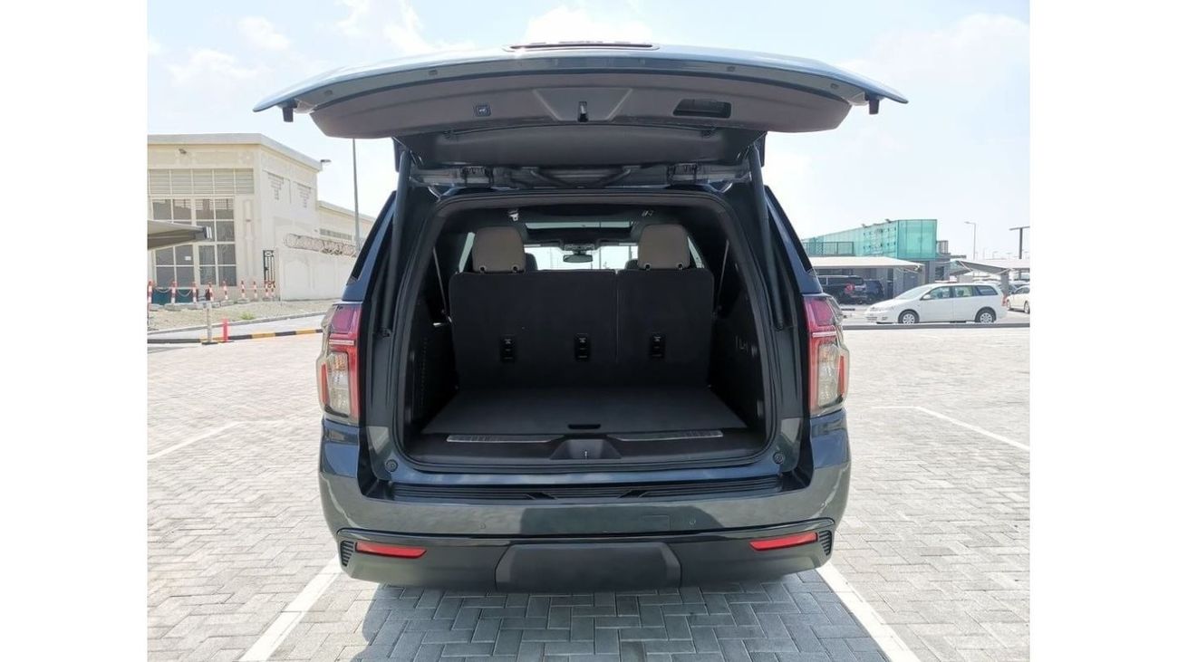 Chevrolet Suburban Chevrolet Z71 Suburban - 2022 - Grey