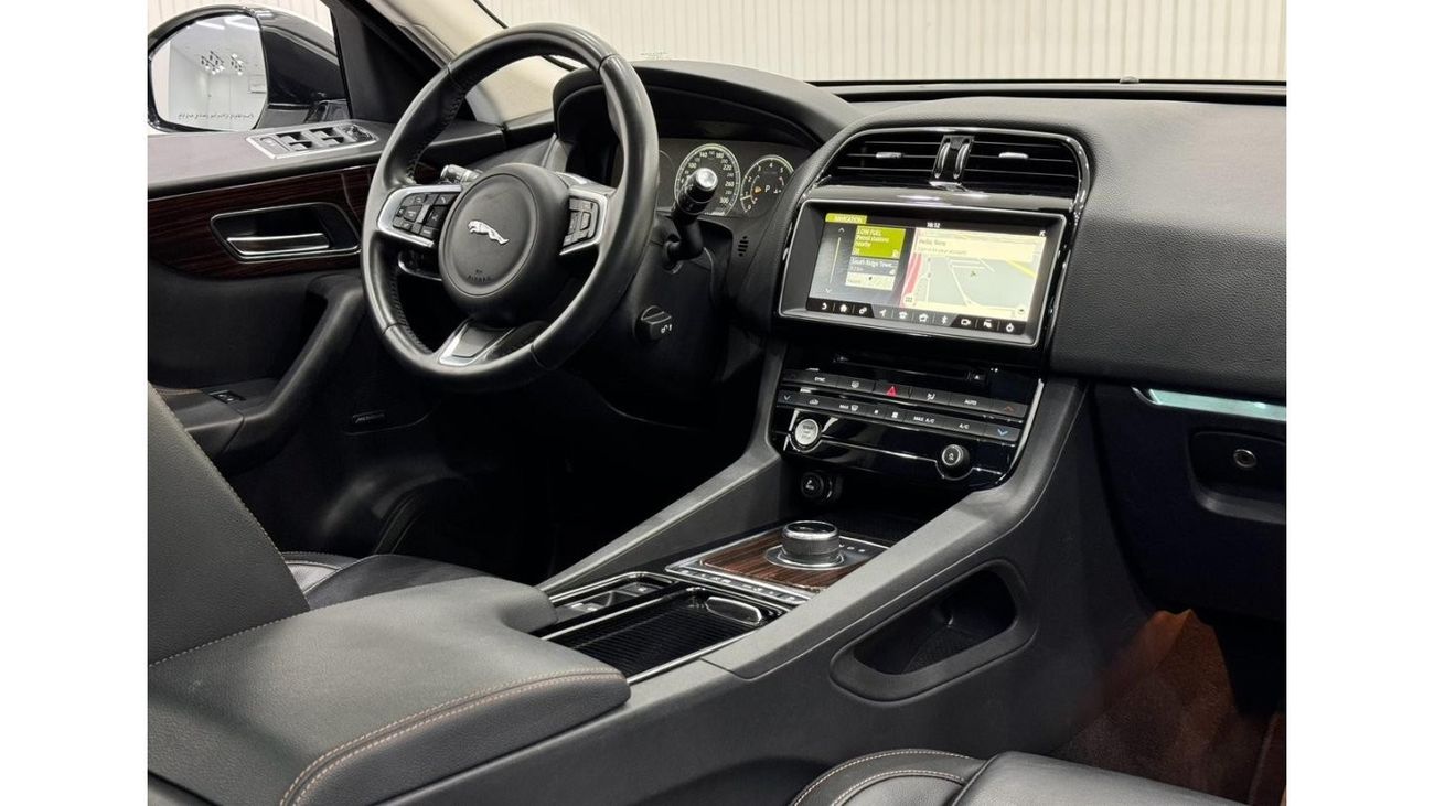 جاكوار F بيس 2018 Jaguar F-Pace Prestige 25t, Warranty, 2025 Jaguar Service Pack, Excellent Condition, GCC