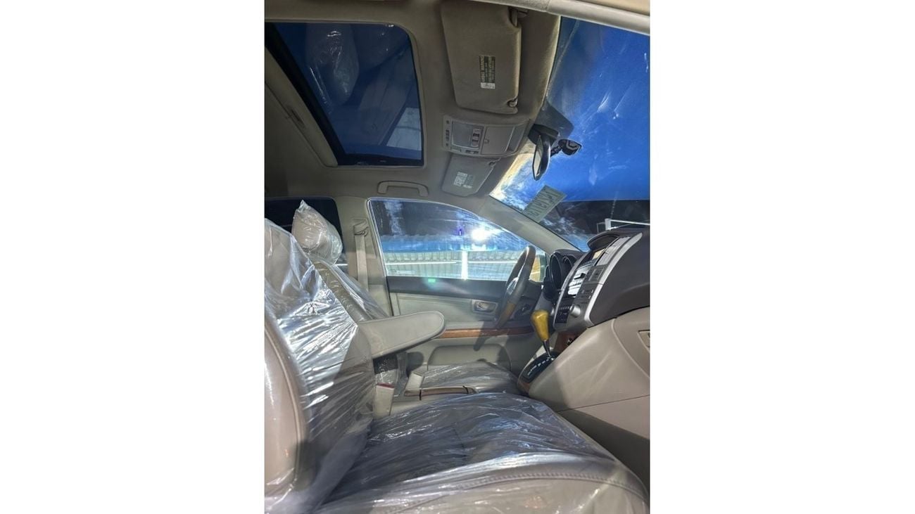 لكزس RX 330 2005 لكزس RX 330 مع الحد الأدنى من الأضرار، السيارة في حالة جيدة.