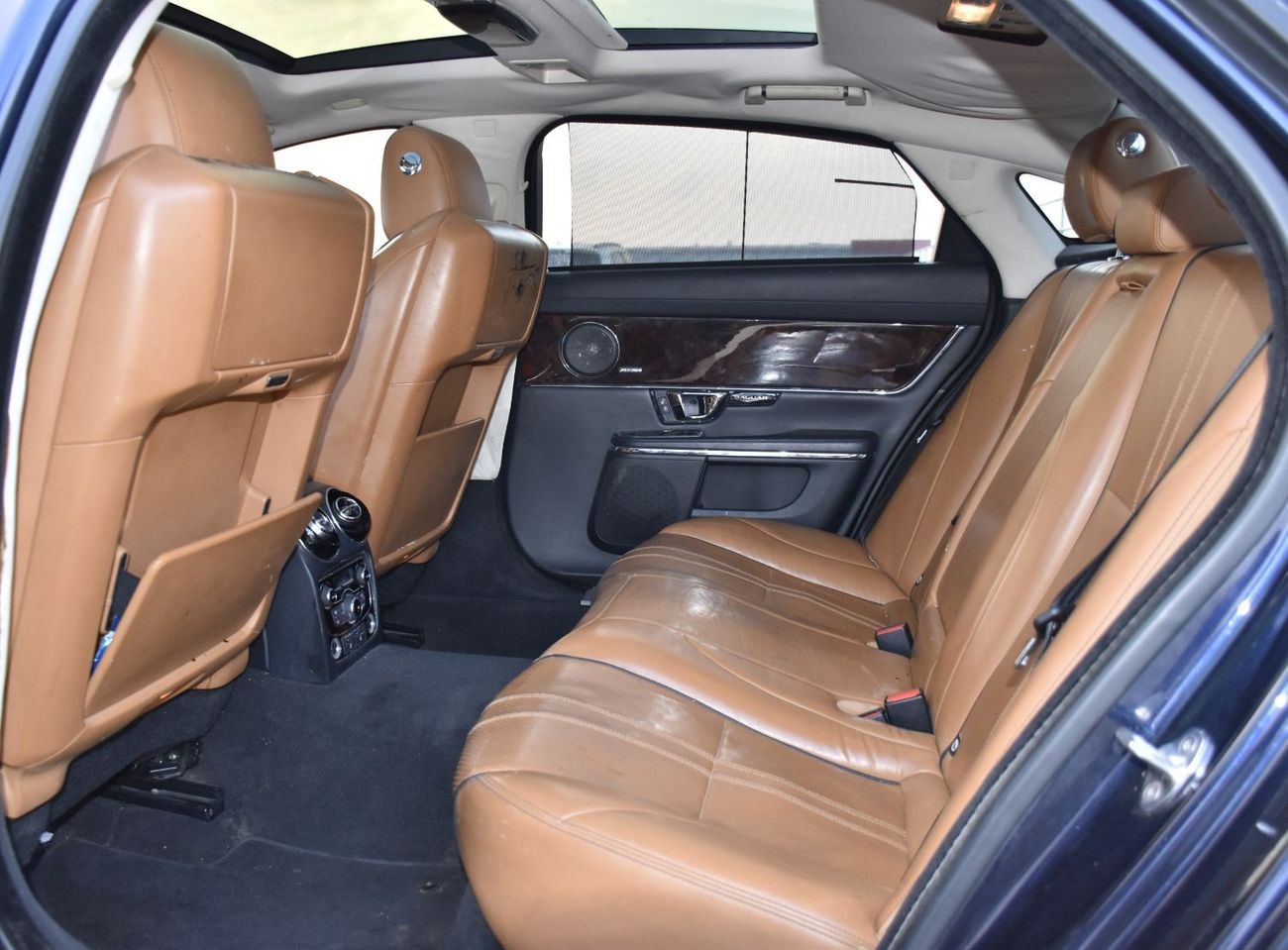 جاكوار XJ " AS IT IS " / Jaguar XJ L 3.0 ( 2016 Model ) in Blue Color GCC Specs