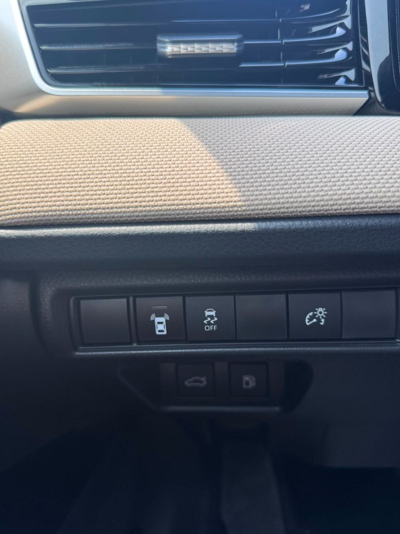 Toyota Camry GLE HEV