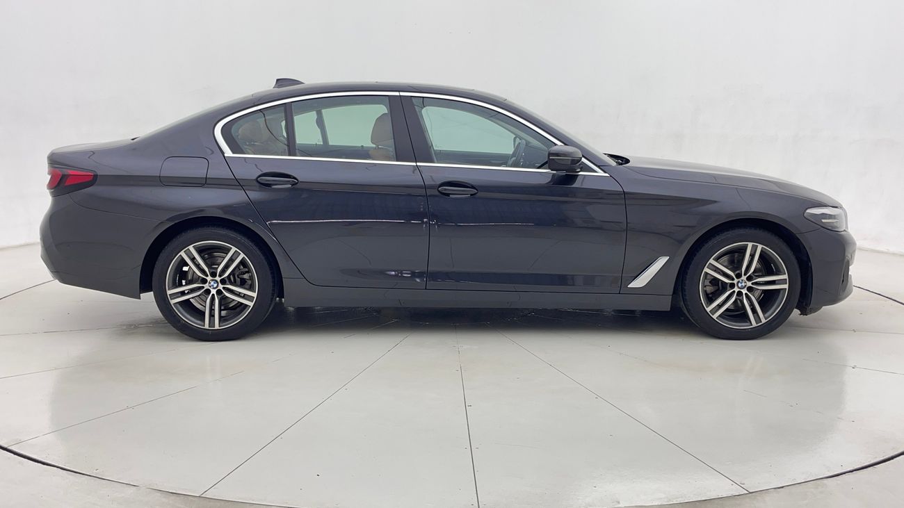 بي أم دبليو 520i 2023 JOY EDITION | AED 1942/Month | 0 DP | 30 Day Return | Warranty | Service History