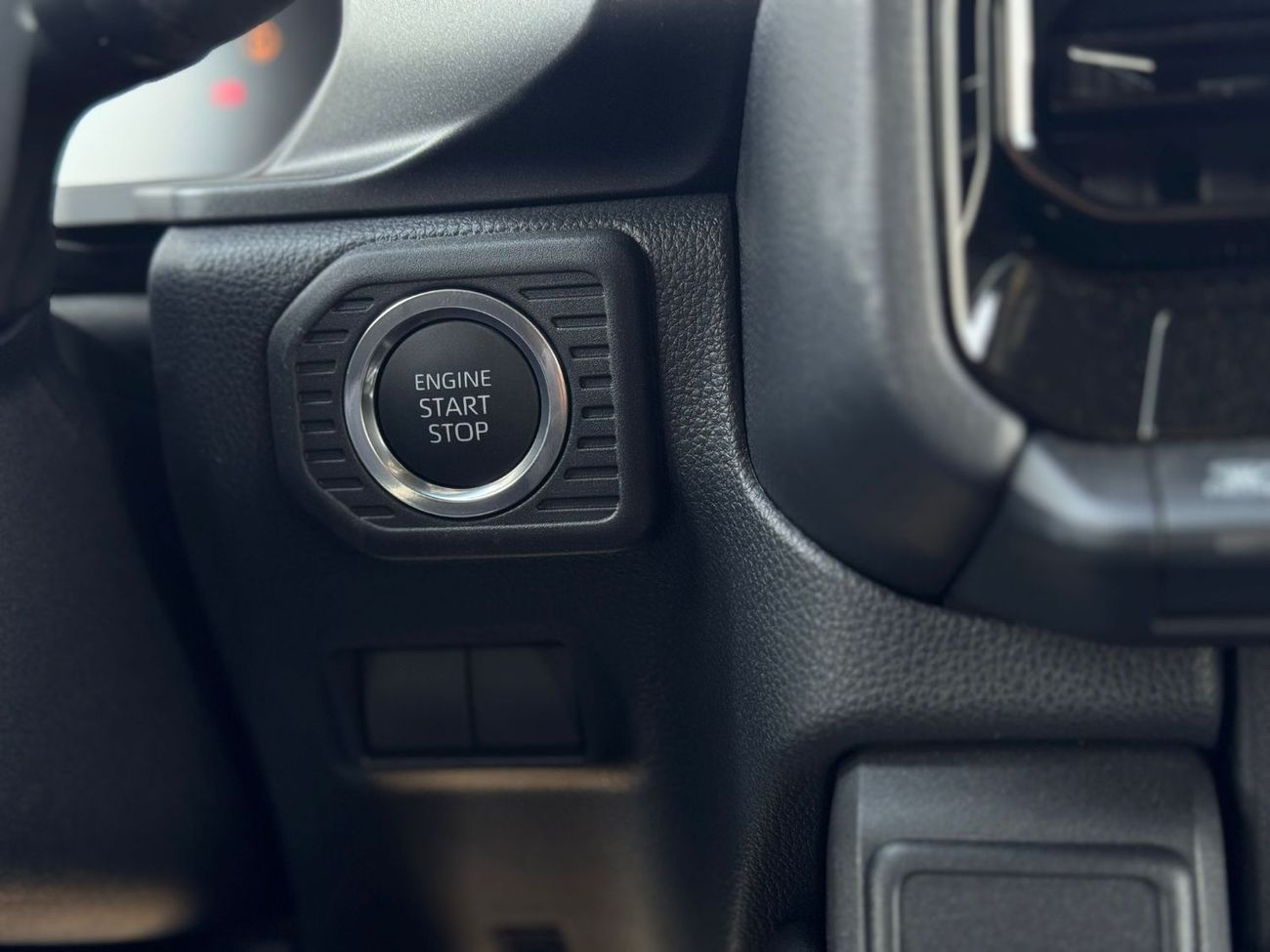 Toyota Prado TOYOTA PRADO 2024 2.8L 2024 GCC BASIC DIESEL