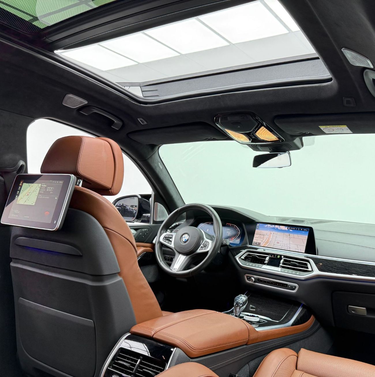 BMW X7 XDrive50i 4.4L 2019 BMW X7 XDrive50i M-Sport, Warranty, Full BMW Service History, 7 Seater, GCC