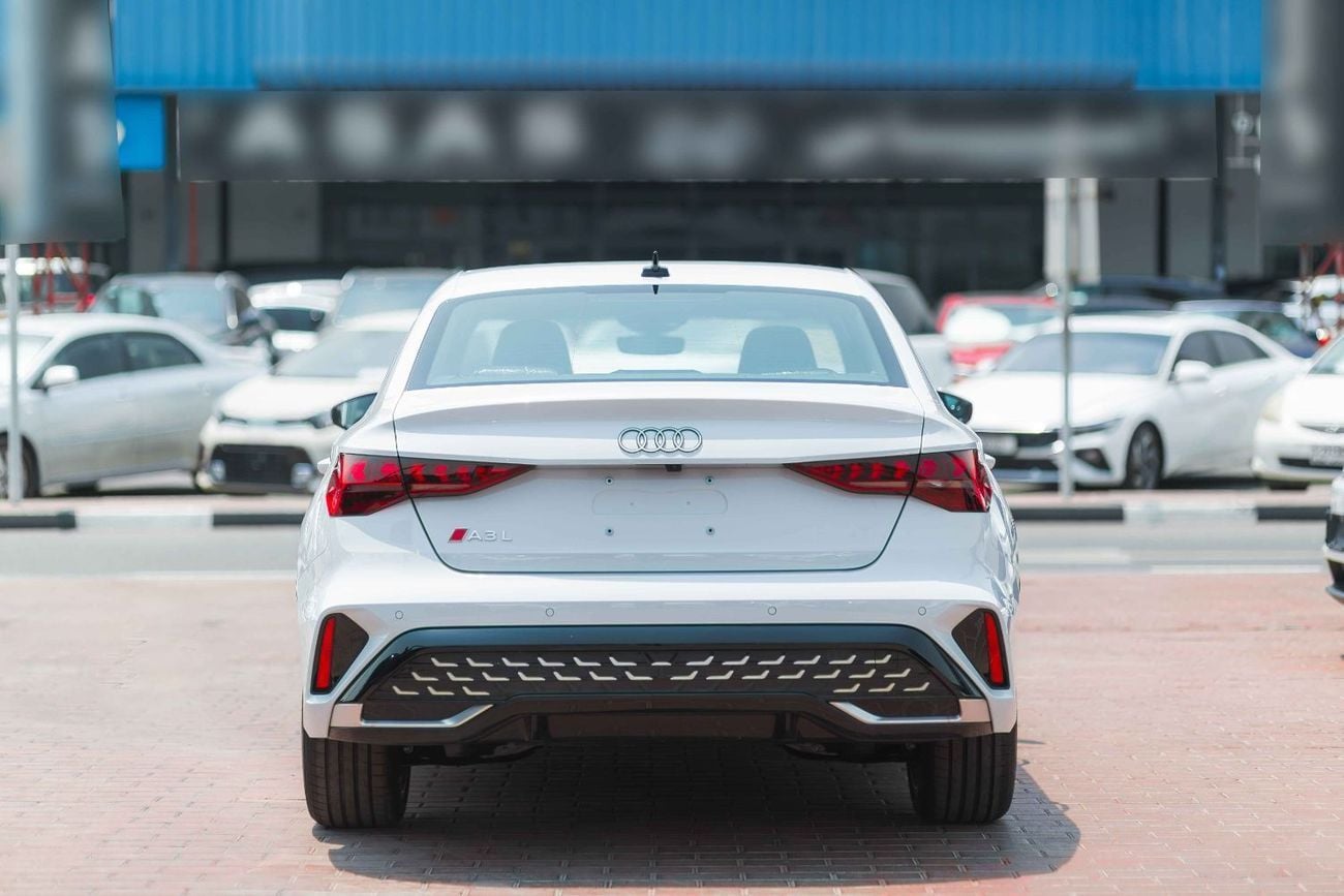 Audi A3 35 TFSI S-LINE Audi A3 1.5T 35 TFSI S-Tronic Sedan 2025 (White)
