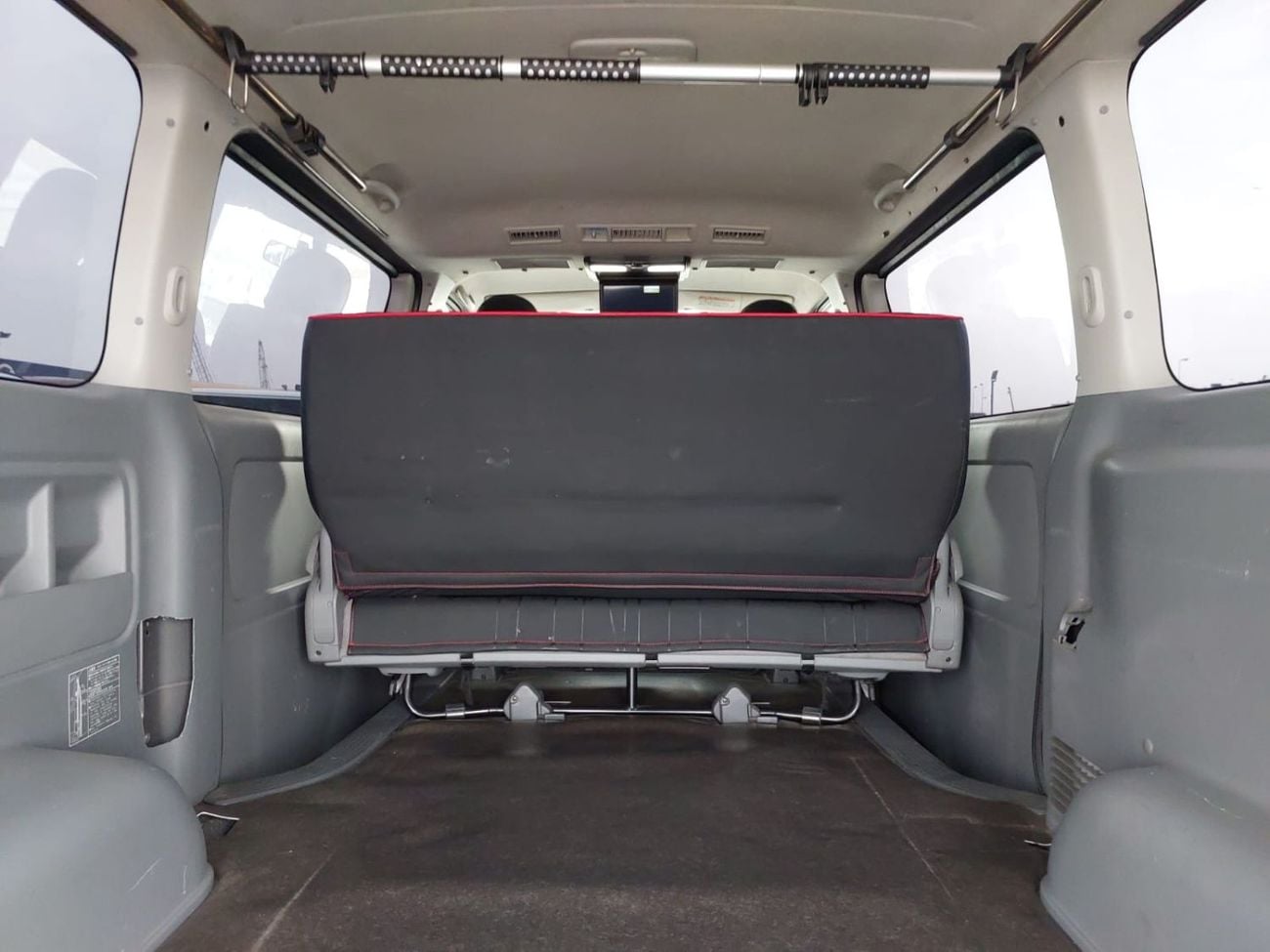 Toyota Hiace TOYOTA HIACE VAN RHD 2005 MODEL 2.0 L PETROL AUTOMATIC(PM16078)