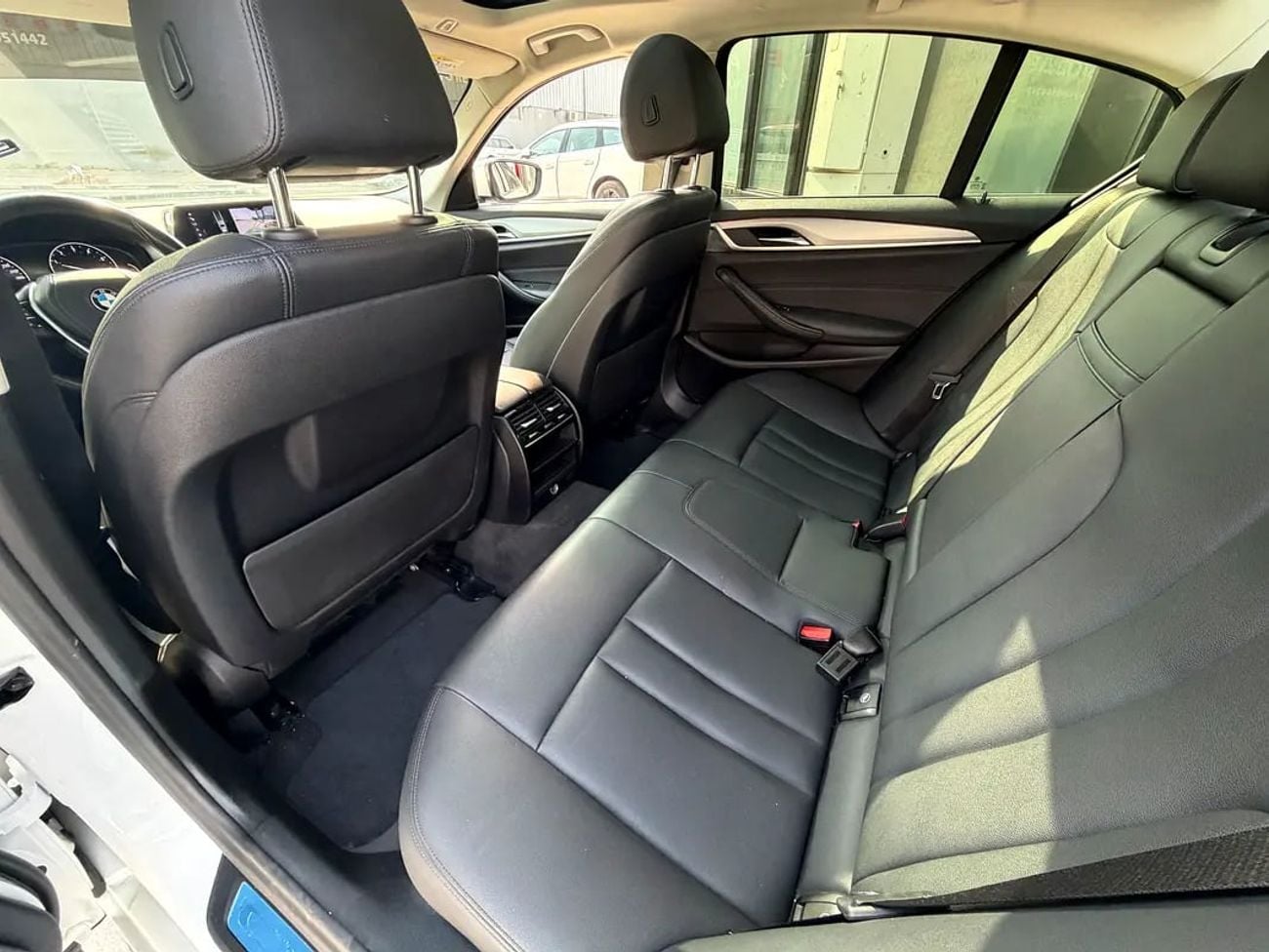 بي أم دبليو 520i MORYA JESWANI CARS FOR USED AUTOMOBILE TRADING CO.L.L.C