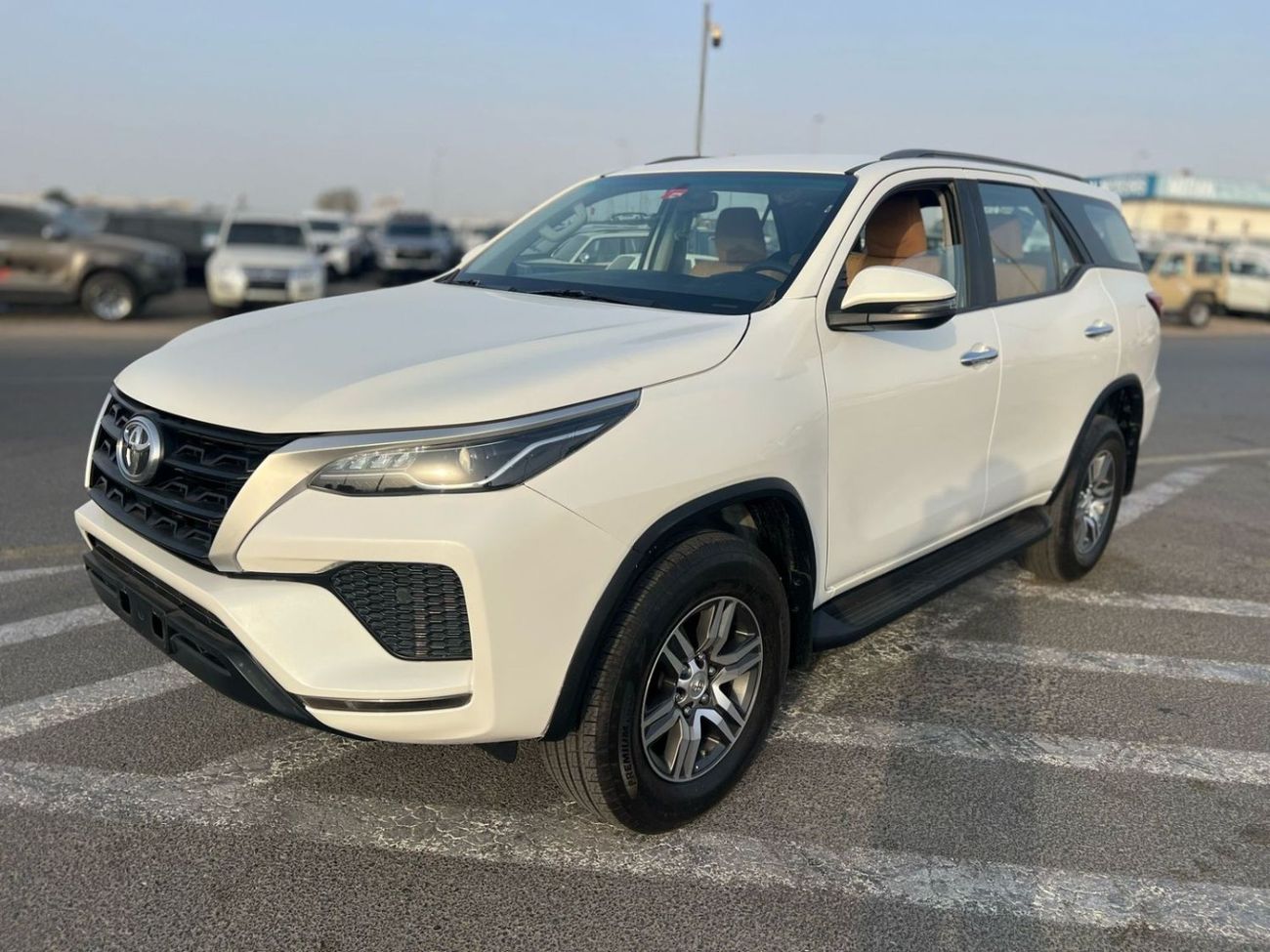 تويوتا فورتونر 2021 TOYOTA FORTUNER V4 2.7L - 4X4  4Wheel Drive - Rear Camera