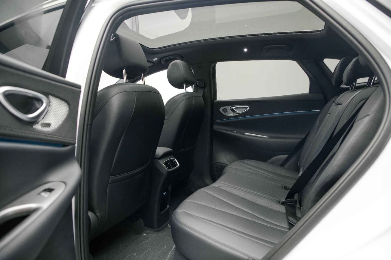 BYD Sealion 06 Navigation Plus - White Inside Black | Export Only