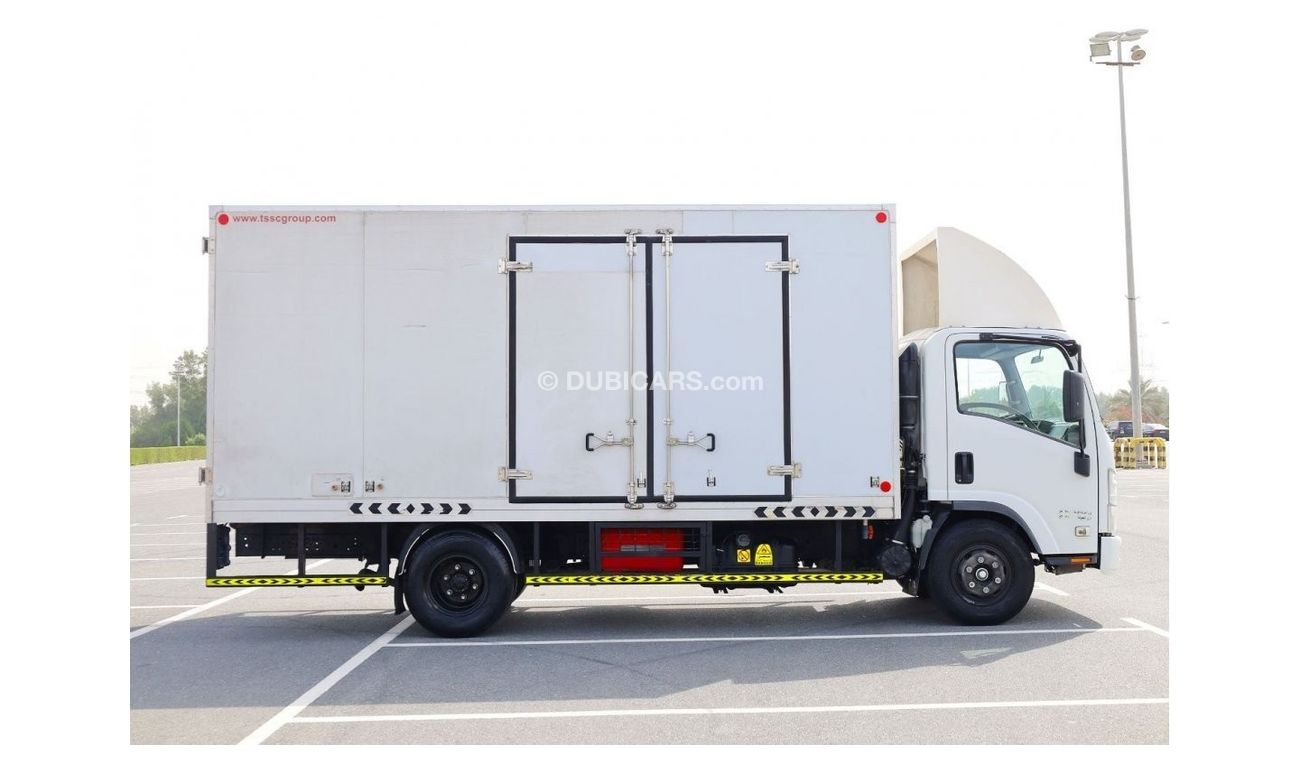 Isuzu NPR EURO4 | 4 TON INSULATED BOX | EXCELLENT CONDITION | GCC SPECS