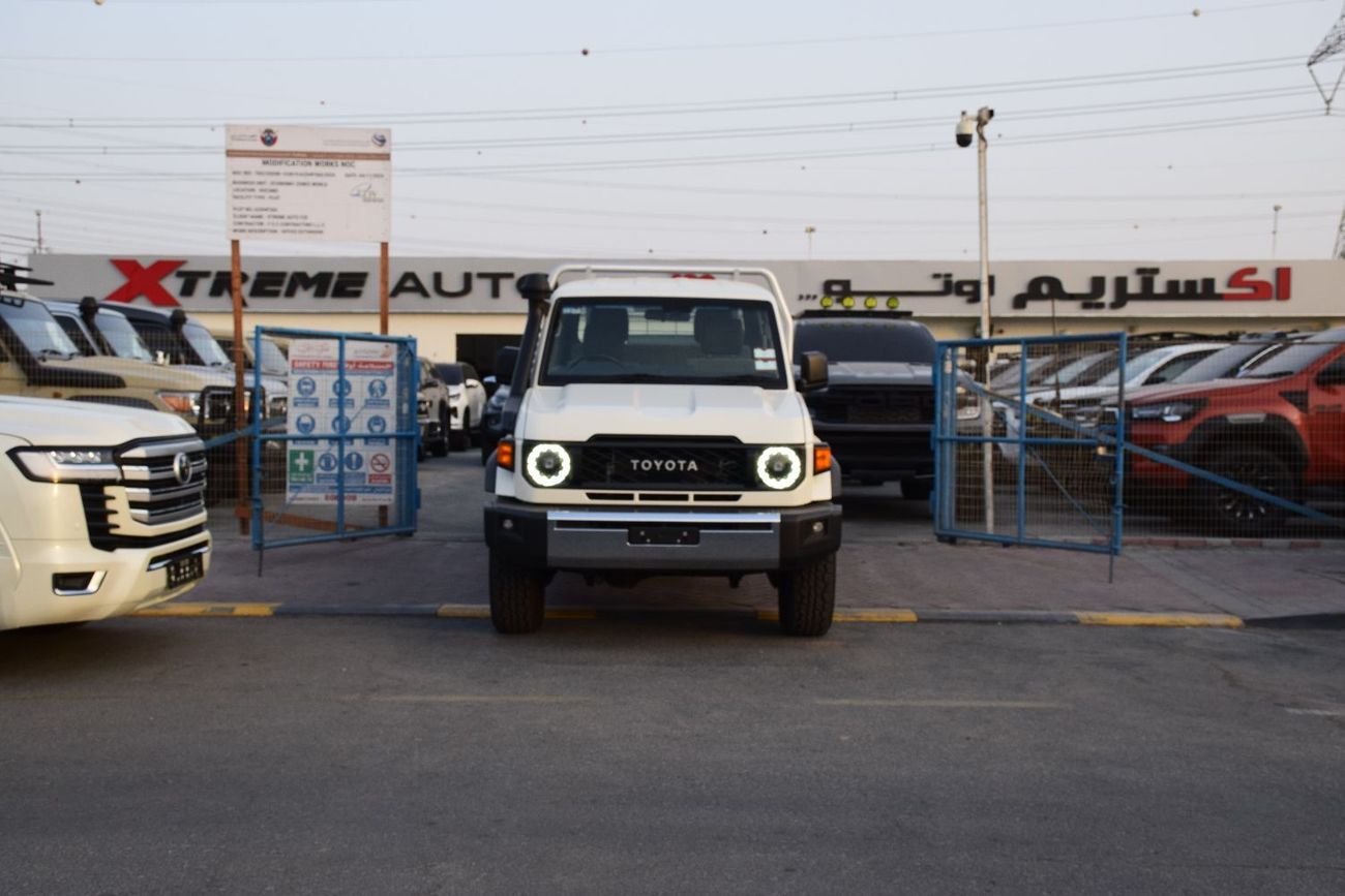 Toyota Land Cruiser Pick Up 4x4 Diesel 2.8L (Right hand)