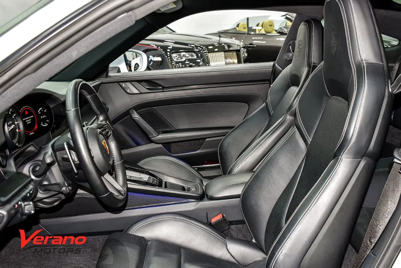 بورش 911 911 Carrera 4 GTS – Top Spec