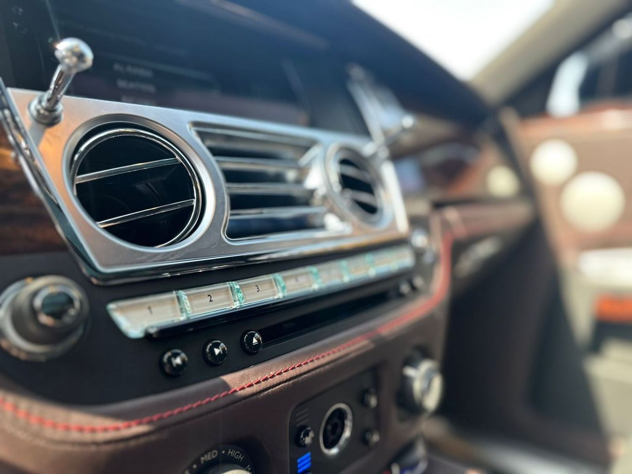 رولز رويس جوست Rolls Royce Ghost 2019 Korean Specs