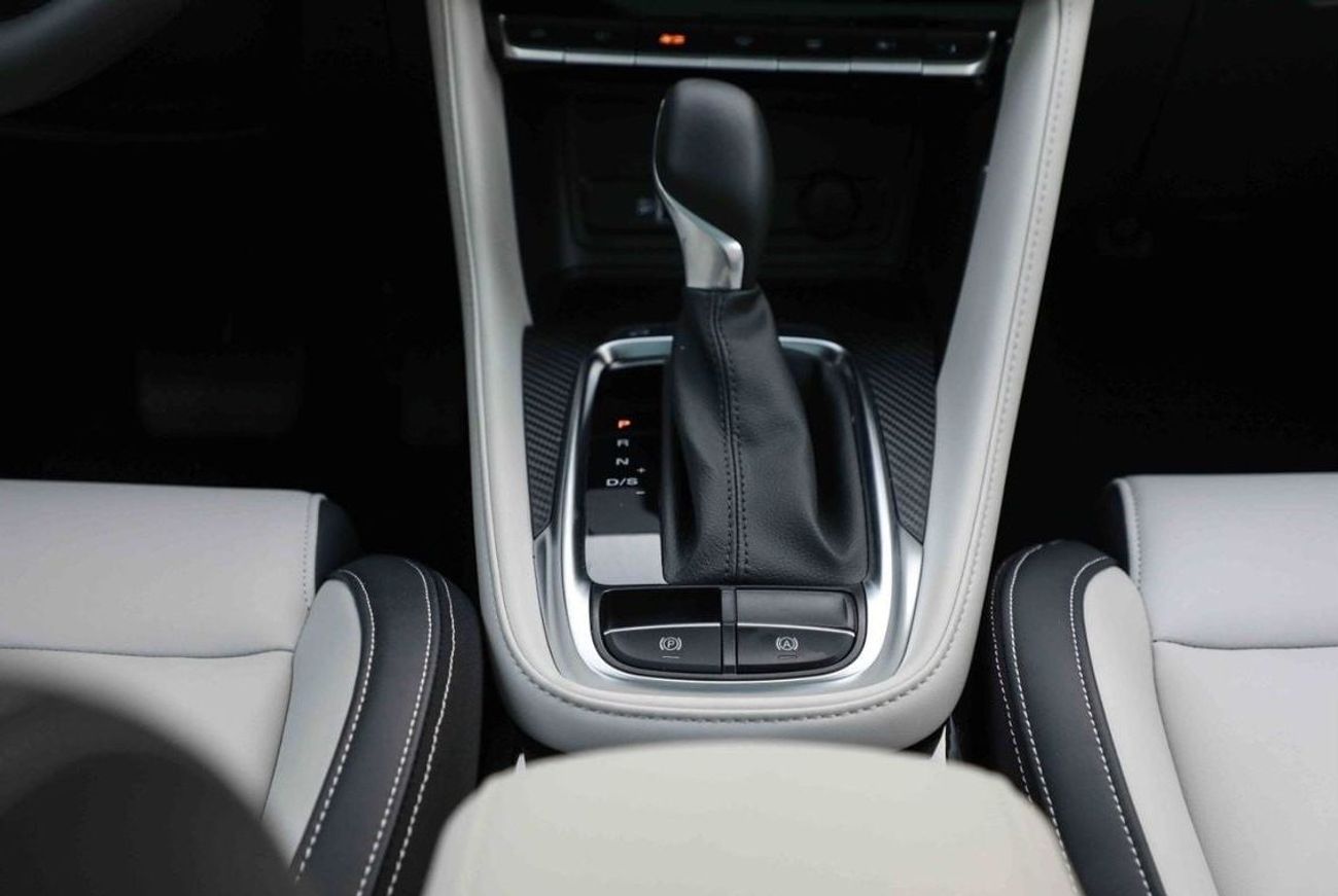 MG ZS 2025 MG ZS LUXURY 1.5 - SILVER inside BEIGE | Export Price