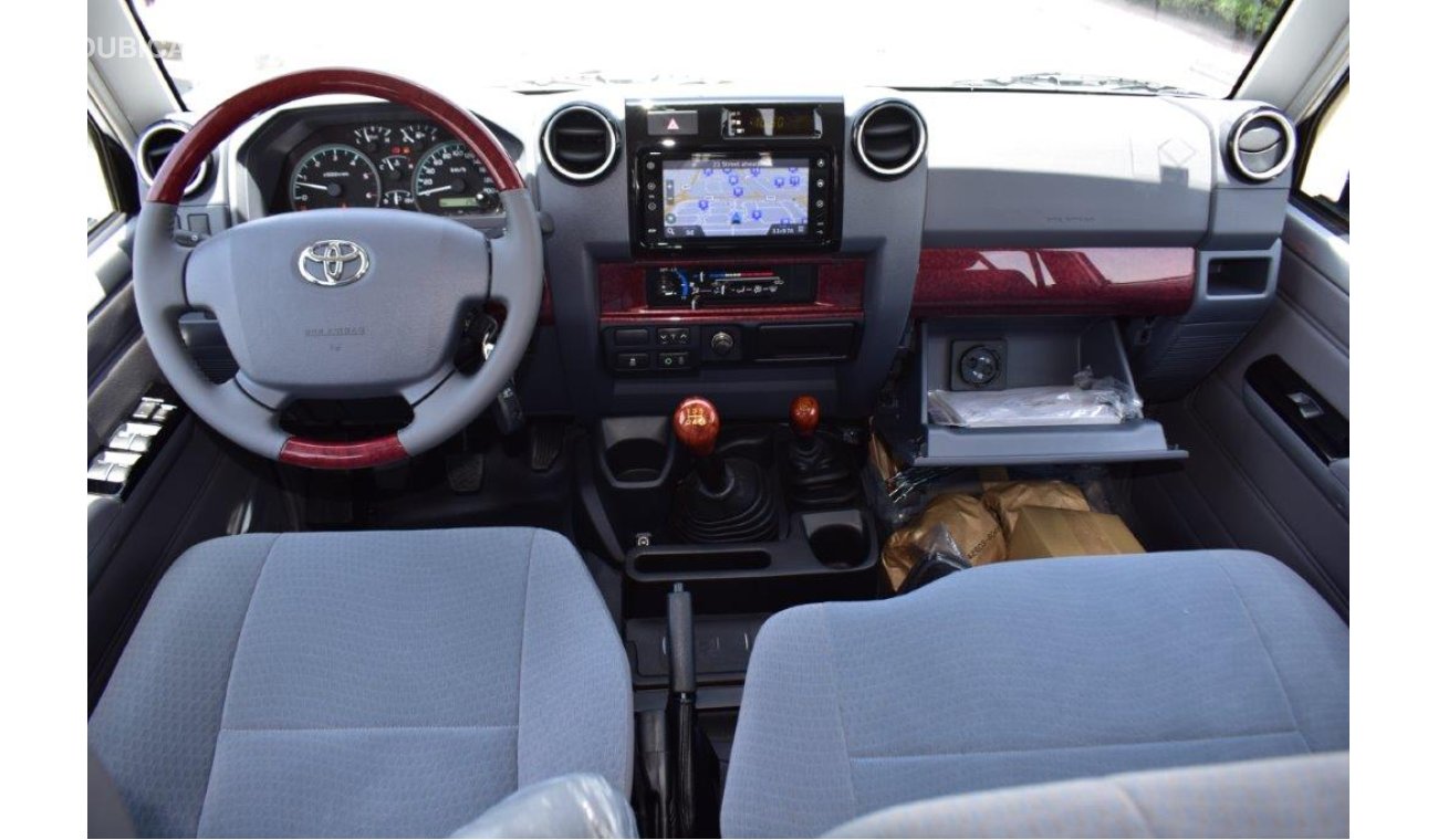 Toyota Land Cruiser Pick Up Double Cab V8 4.5L MT with Front / Rear Differential Lock, Electrical Winch Etc.