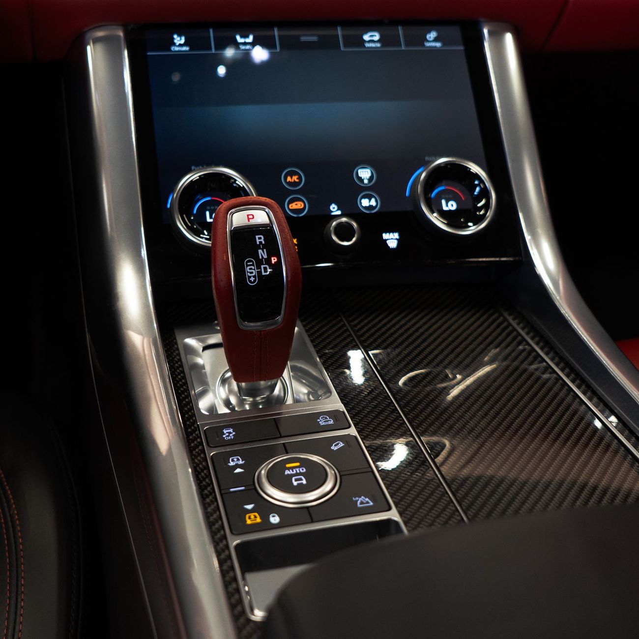 لاند روفر رينج روفر سبورت AED 4,790 pm • 0% Downpayment • Range Rover Sport SVR Carbon Edition • 1 Year Warranty