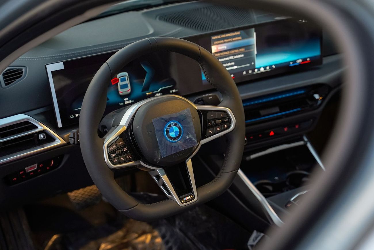 BMW i3 2026 BMW e-Drive 35L M-Sport Package FWD 0Km