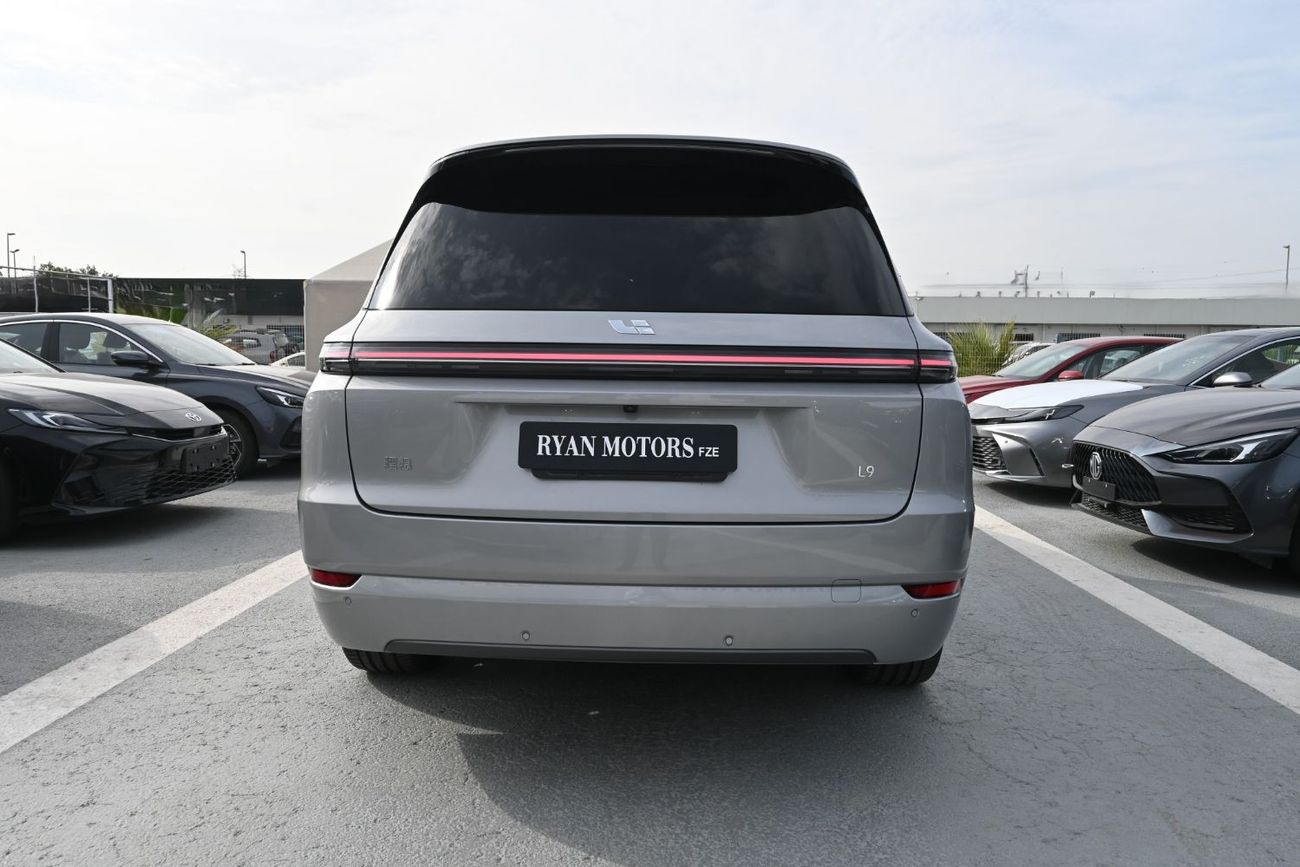 لي اوتو L9 Li L9 Ultra 1.5L Turbo Range Extended EV Model 2024 Color Silver