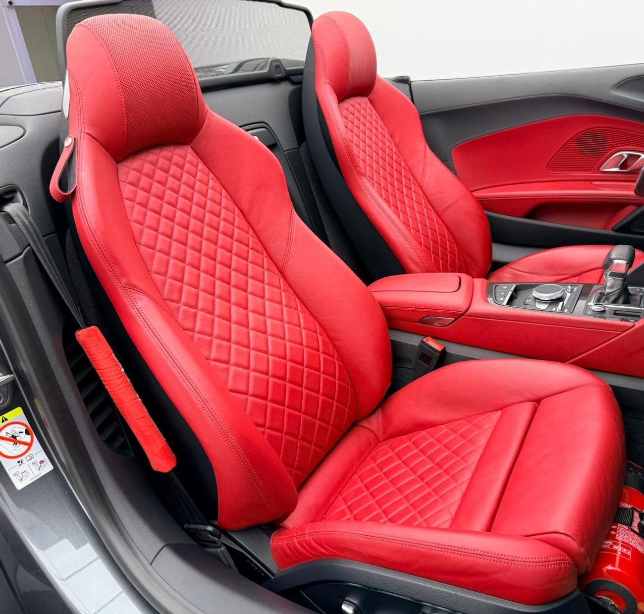 Audi R8 Spyder STD 2017 Audi R8 Spyder V10 + Package, Full Audi Service History, Full PPF, GCC