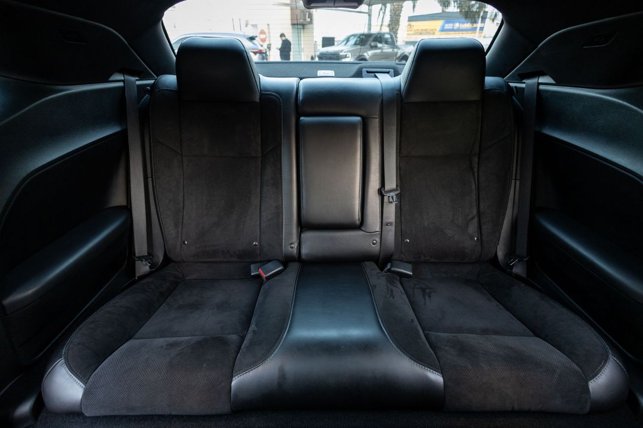 Dodge Challenger R/T 5.7L (375 HP)