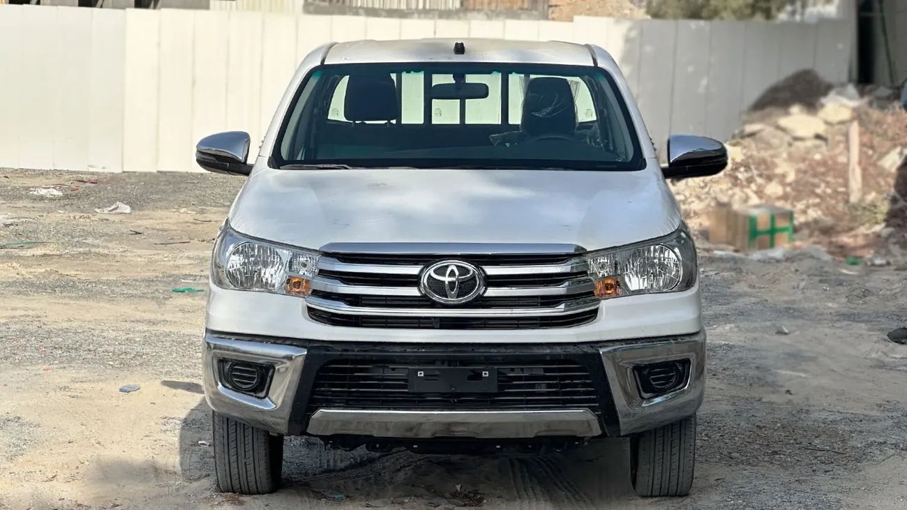 تويوتا هيلوكس Toyota/HILUX DIESEL DOUBLE CABIN 2WHEEL DRIVE /2.4L GLX MT