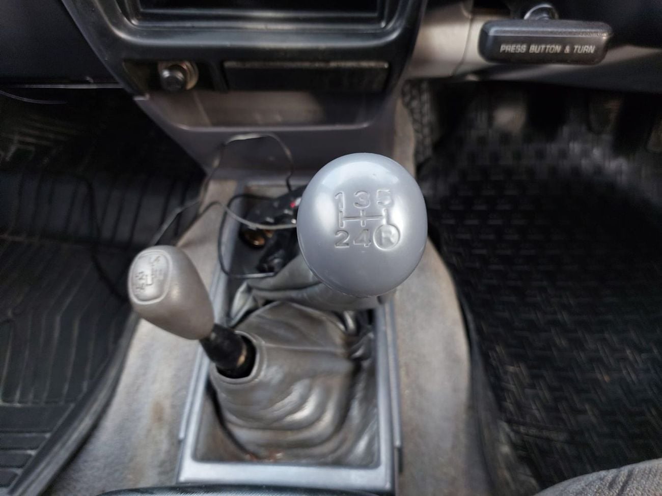 تويوتا هيلوكس (RAMADAN OFFER) TOYOTA HILUX PICKUP RHD 1999 MODEL 3.0 L DIESEL MANUAL(PM18236)