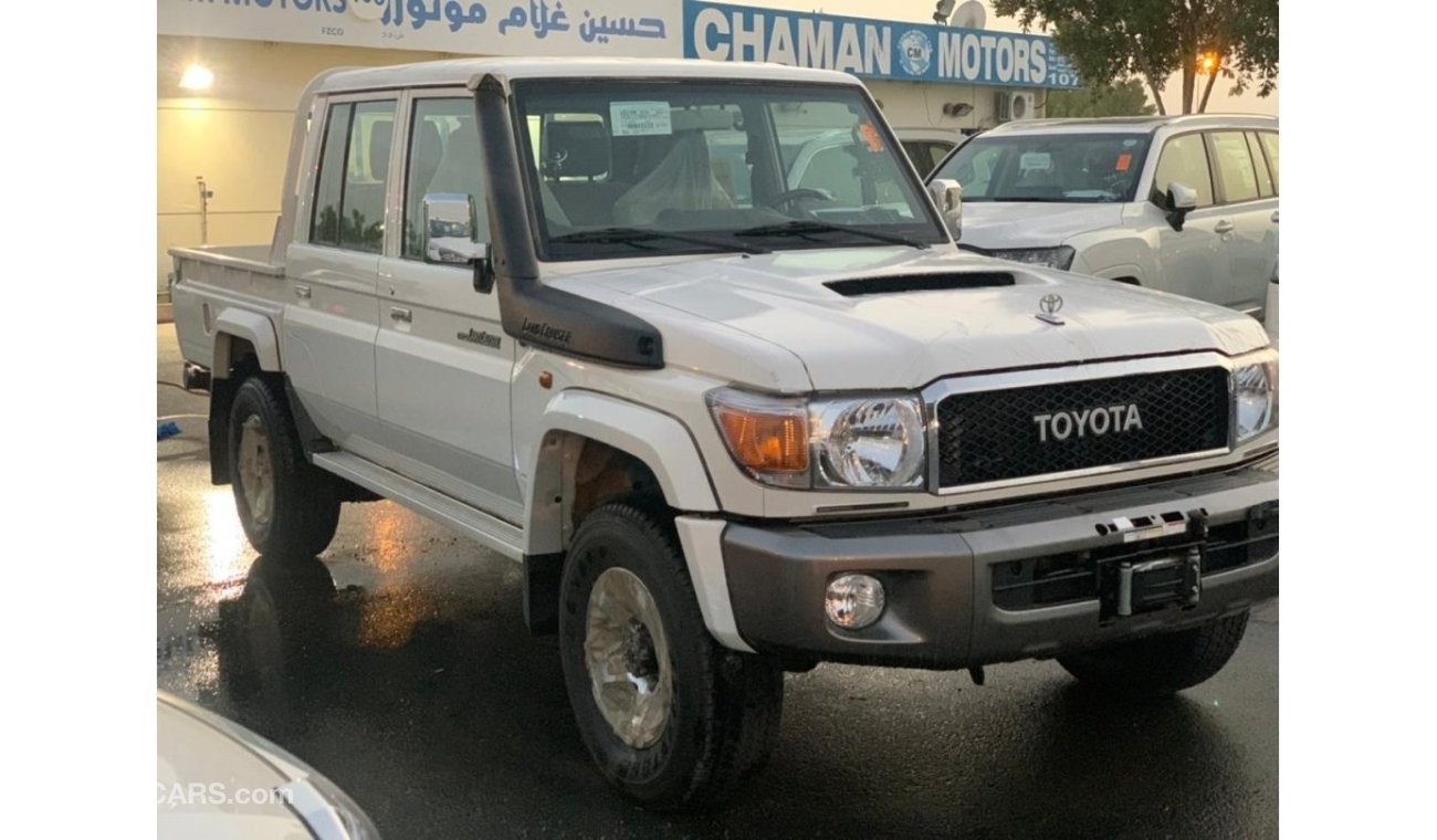 Toyota Land Cruiser Pick Up تويوتا لاندكروز بيك اب قمارتين  79DC 4.5 Limited MT MY2022