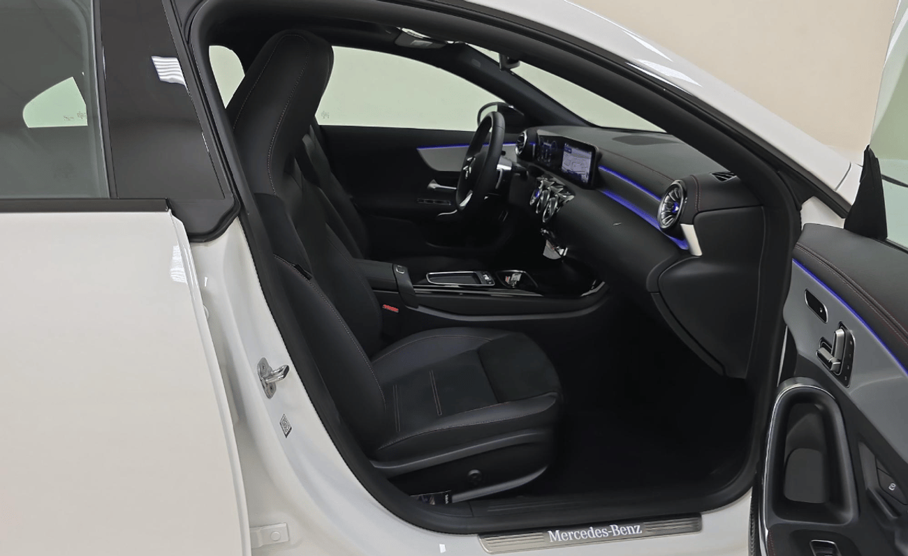 Mercedes-Benz CLA 250 Premium + 2.0L