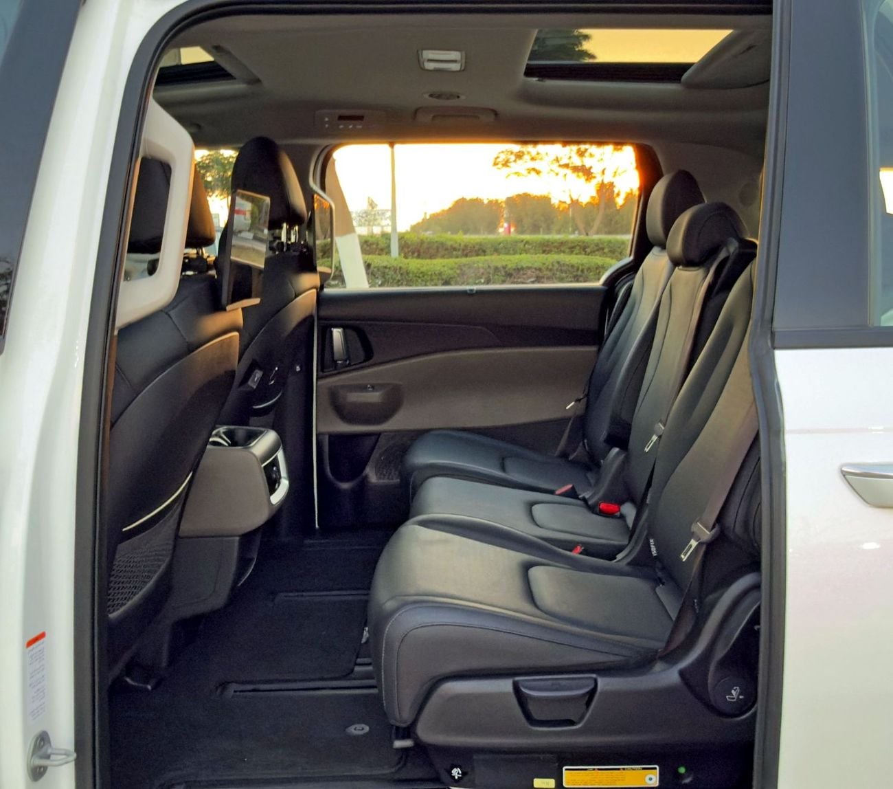 Kia Carnival EX DLX