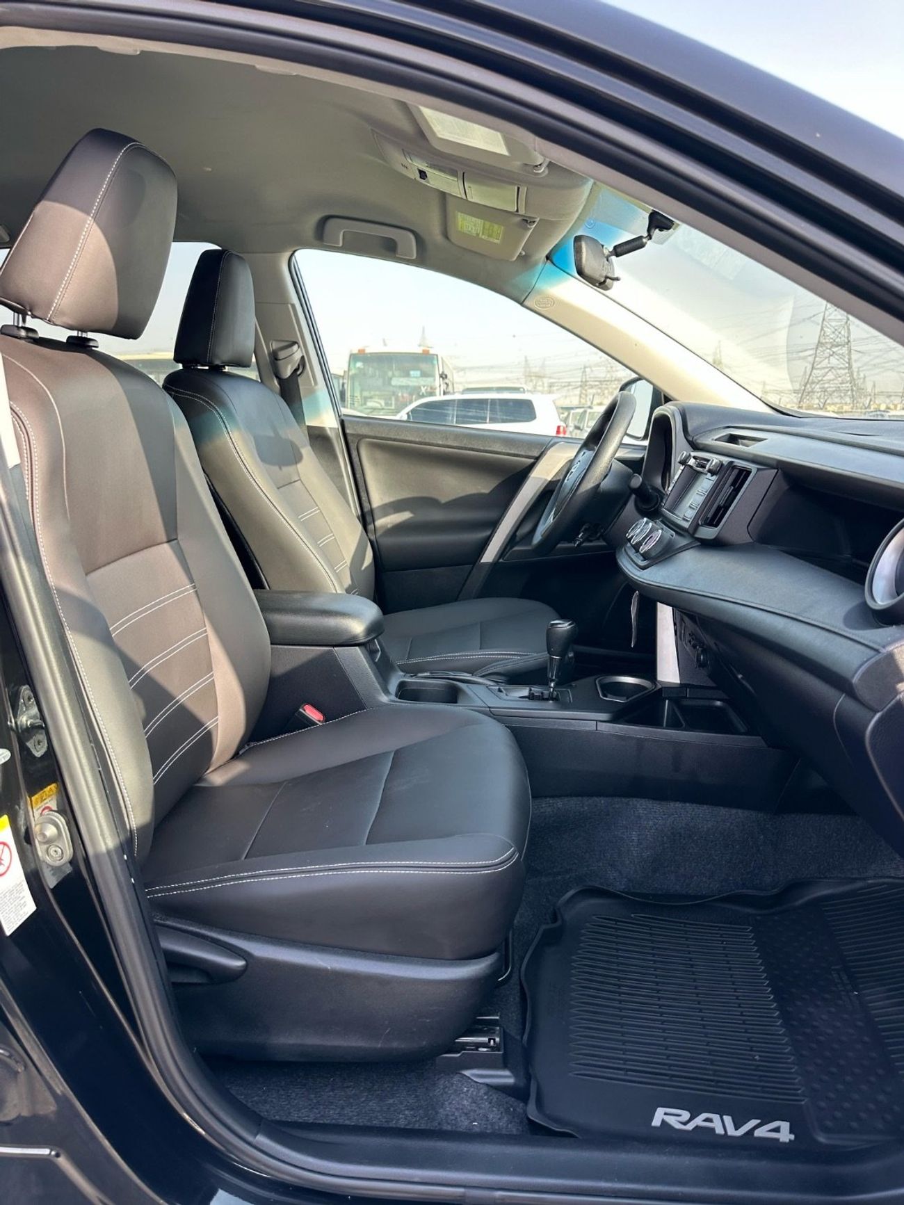 تويوتا راف ٤ 4WD