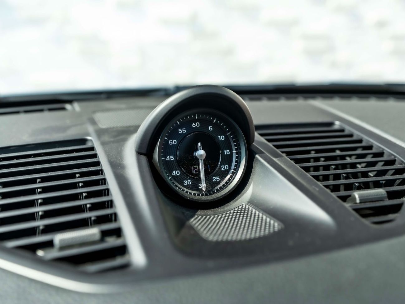 Porsche 911 Carrera 3.0L (444 HP) Coupe