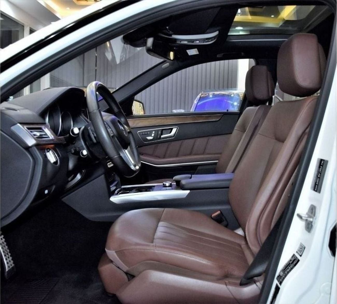 مرسيدس بنز E 500 EXCELLENT DEAL for our Mercedes Benz E500 ( 2016 Model ) in White Color GCC Specs