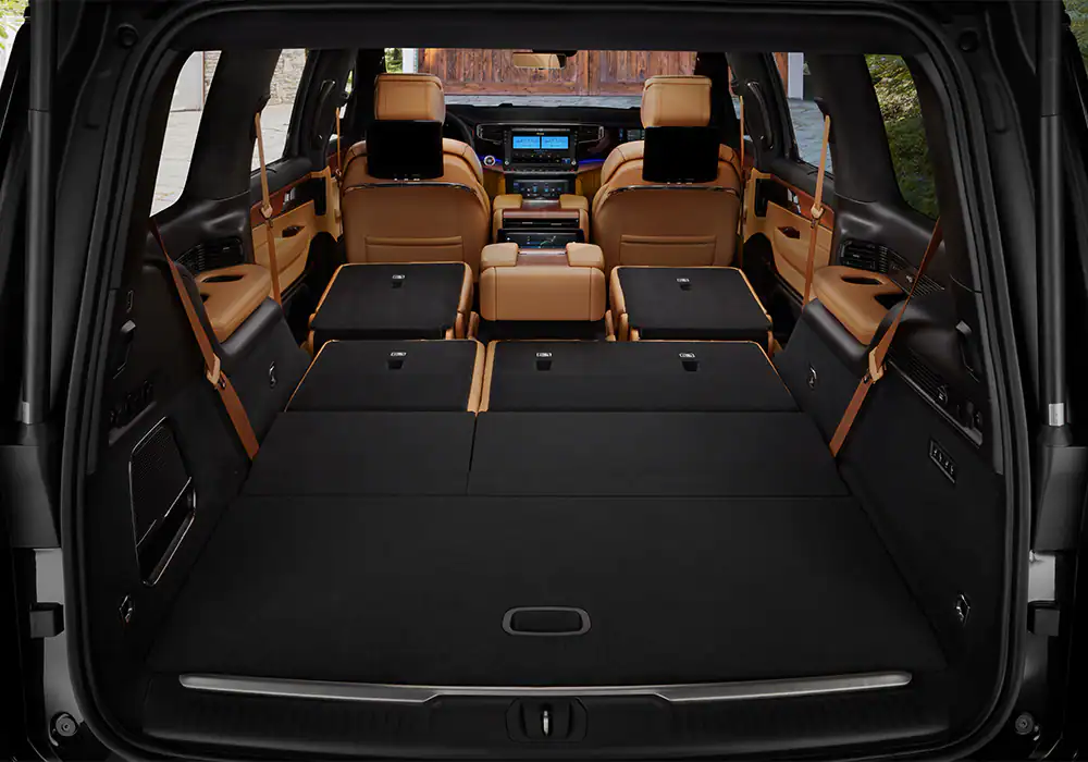 Jeep Grand Wagoneer interior - Boot