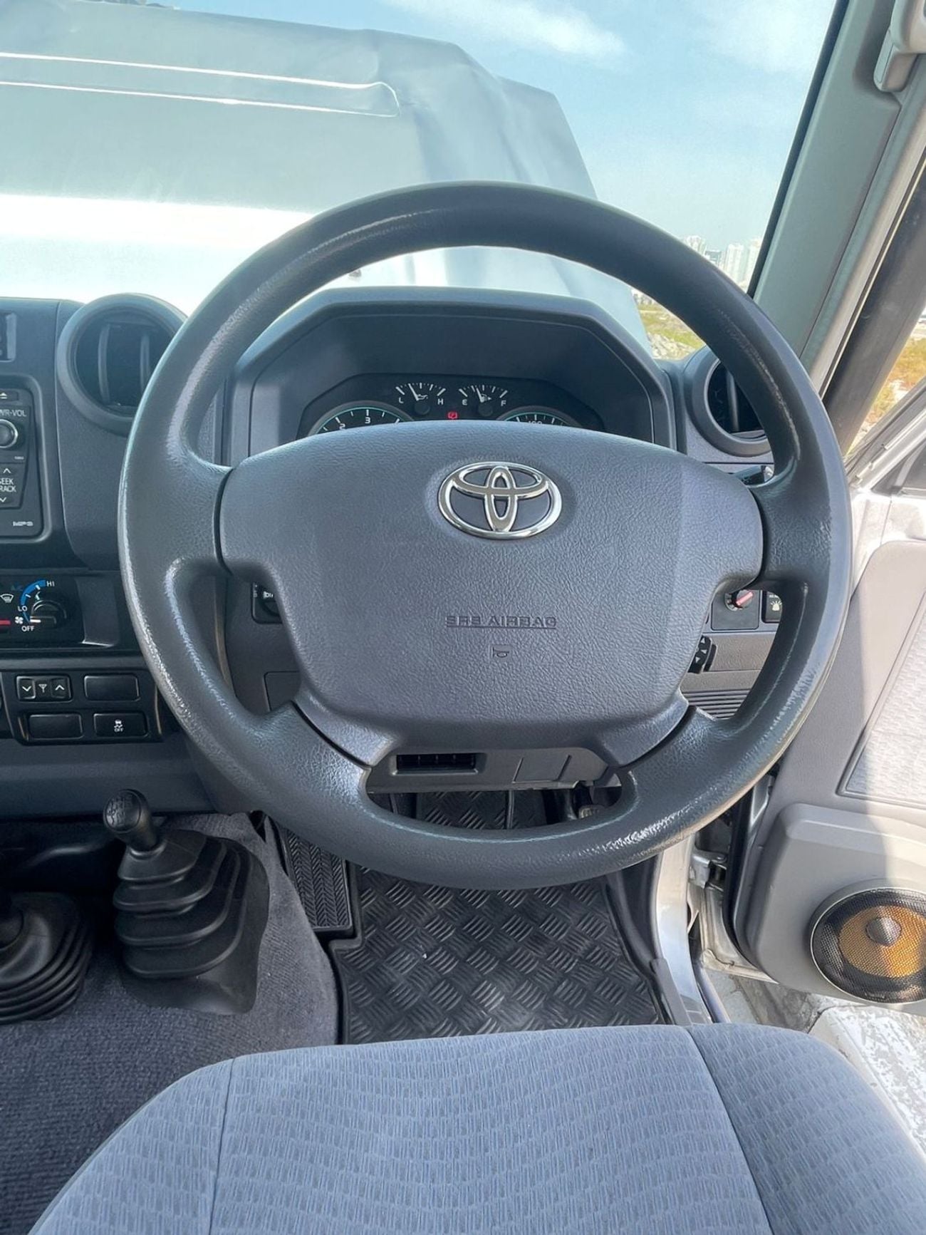 تويوتا لاند كروزر بيك آب RIGHT HAND VEHICLE ONLY FOR EXPORT 4.5 LITER