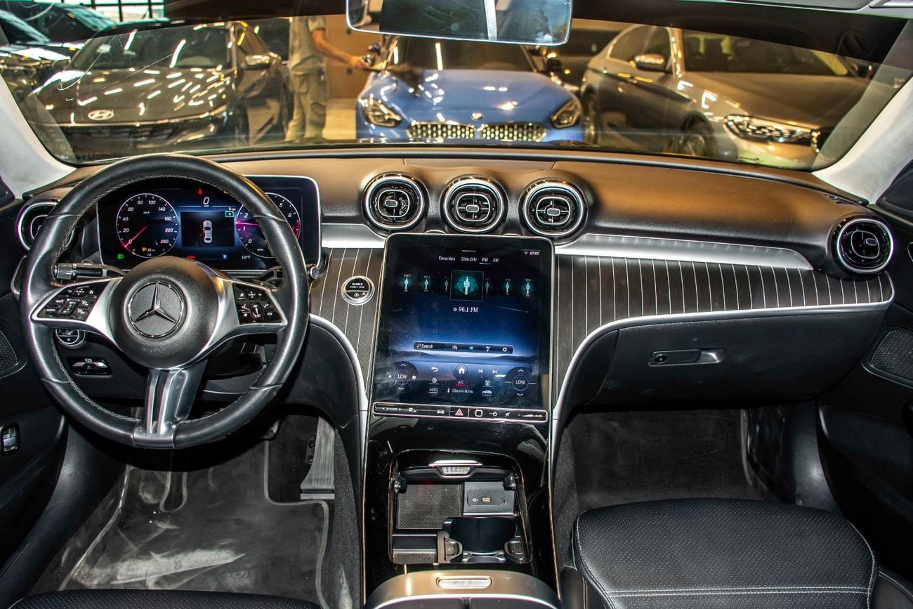 Mercedes Benz C300 STD (NON GCC)
