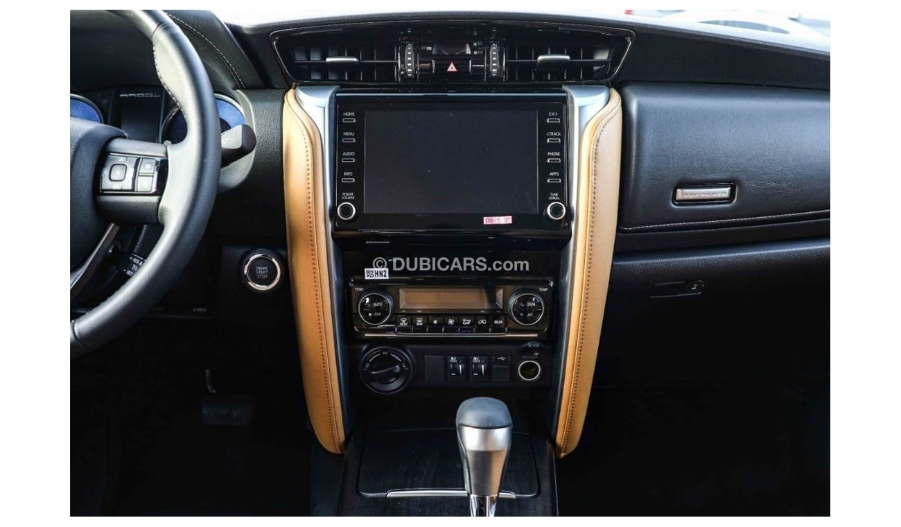 تويوتا فورتونر Get 2023 Toyota Fortuner 4X4 2.8 18'I AL - Platinum White inside Chamois