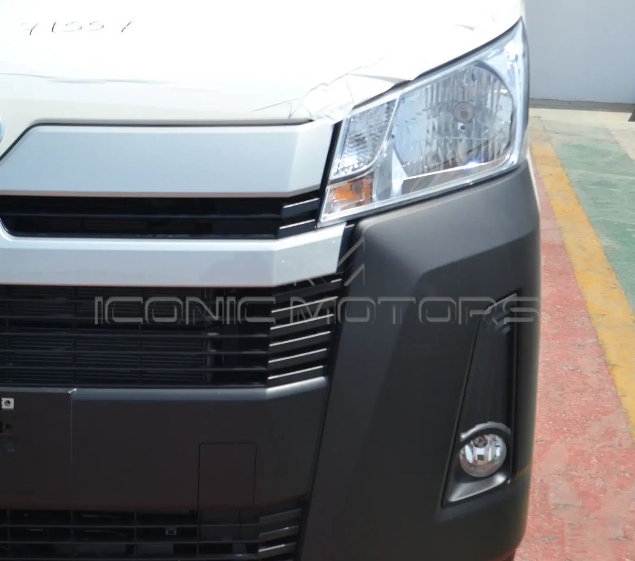 Toyota Hiace 3.5L PETROL MANUAL 13 STR PASSENGER HIGH ROOF