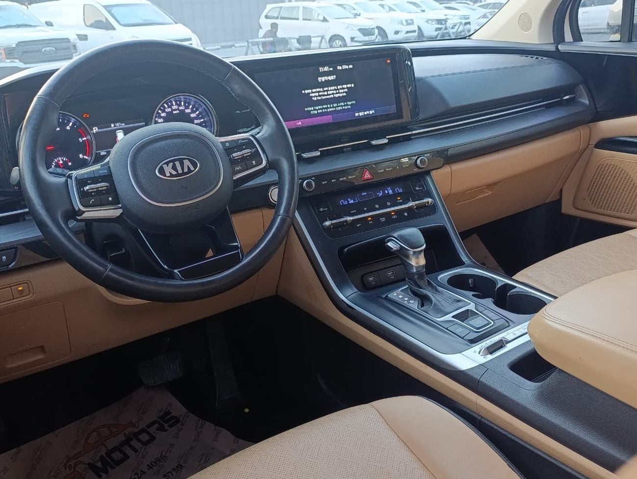 Kia Carnival STD (NON GCC)