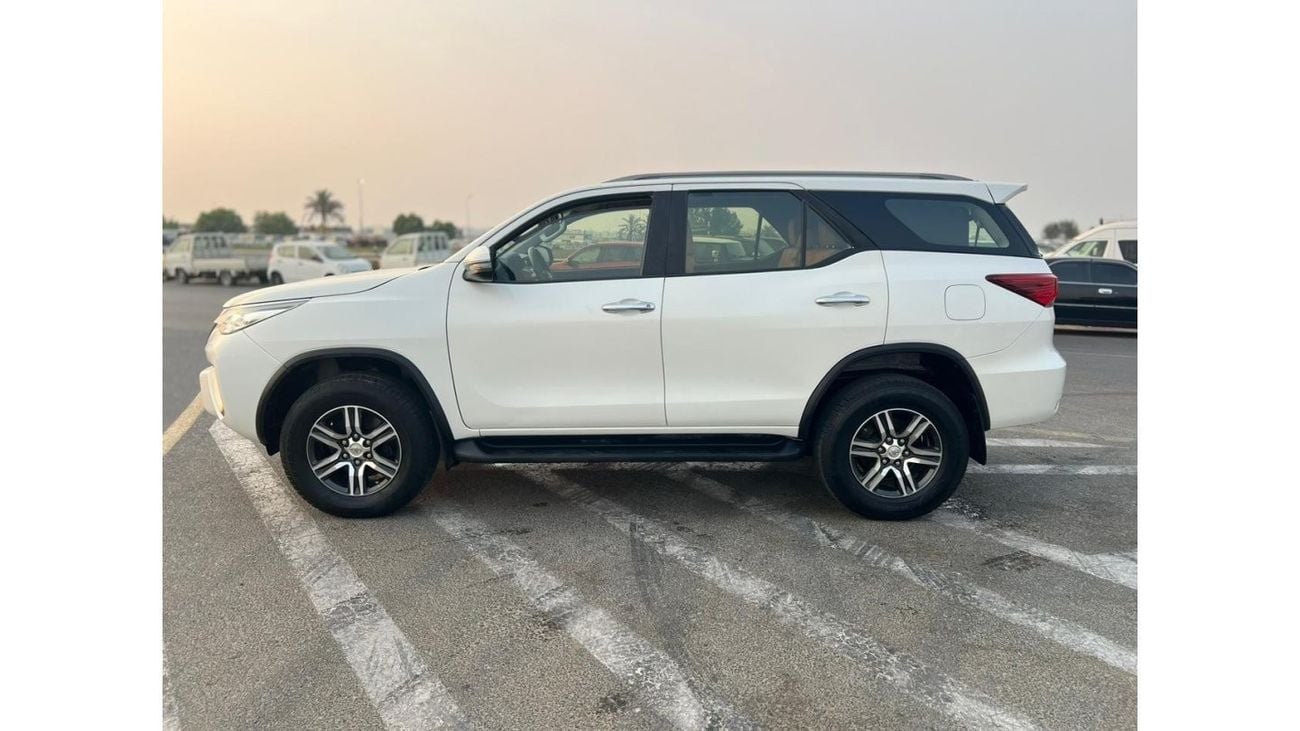 تويوتا فورتونر 2020 TOYOTA FORTUNER 2.7L  // V4 // 4X4 // GCC // CLEAN TITLE // WITH EXCELLENT CONDITION