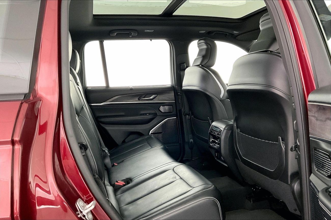 جيب جراند شيروكي Overland | ضمان مجاني لمدة عام | 0 دفعة أولى