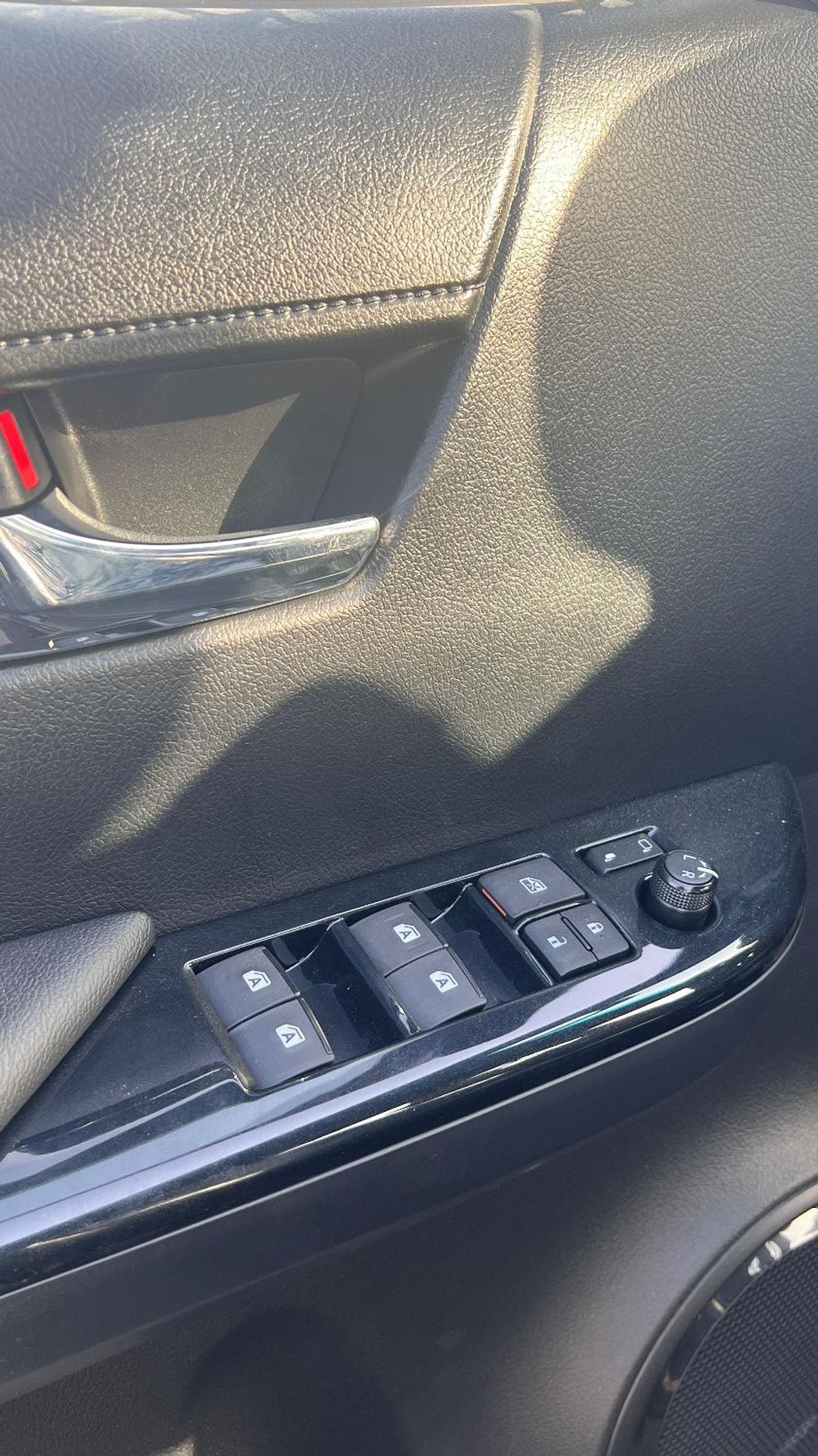 تويوتا هيلوكس Toyota Hilux GR Sport 4.0L